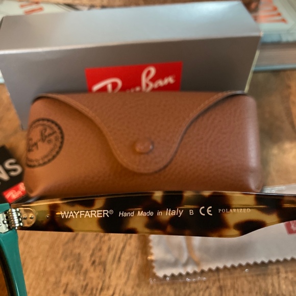 Ray-Ban Wayfarer Polarized - Picture 3 of 4